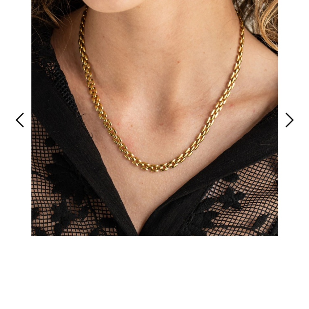 Brenda Grands Waterproof Squared Necklace